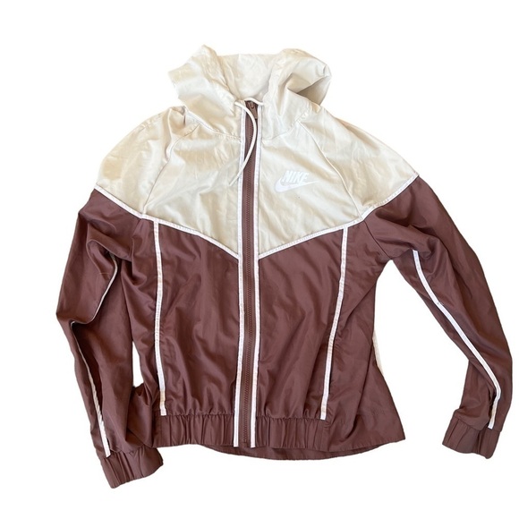 Nike sportswear wind runner hooded jacket womens Small - Picture 2 of 11